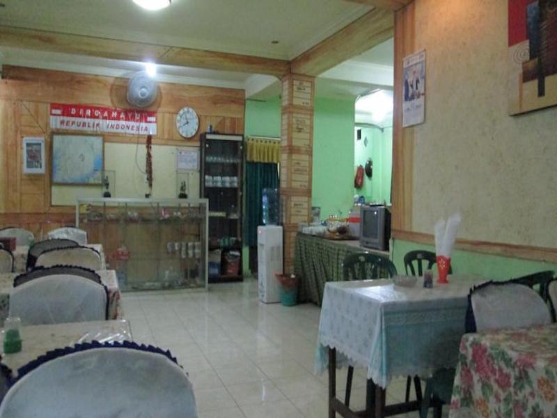 Oyo 90041 Hotel Sinar Lumayan Syariah Баликпапан Экстерьер фото
